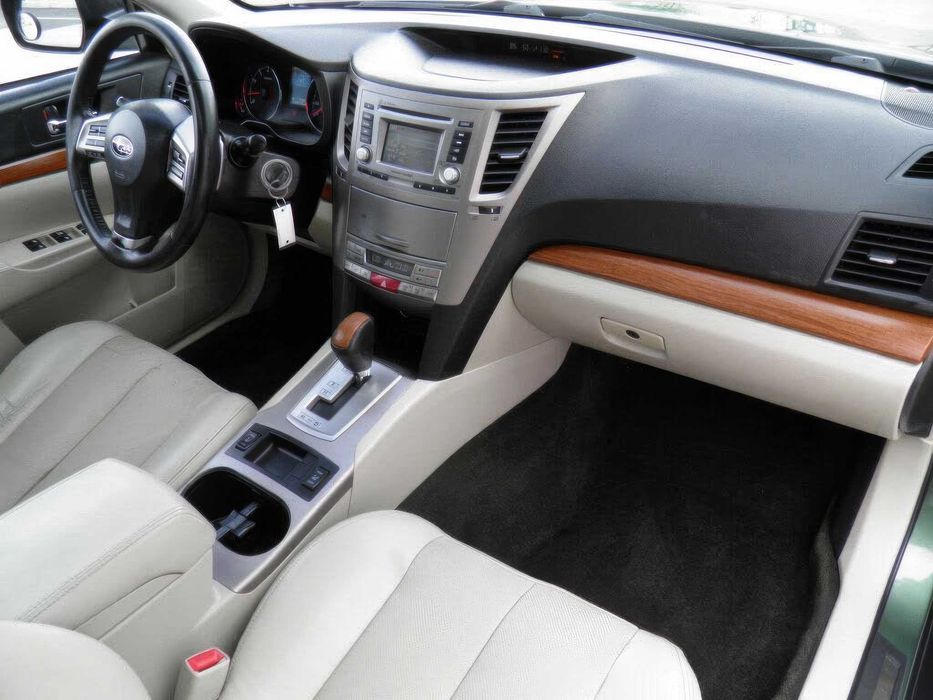 Subaru Outback 2.5I Limited      2013