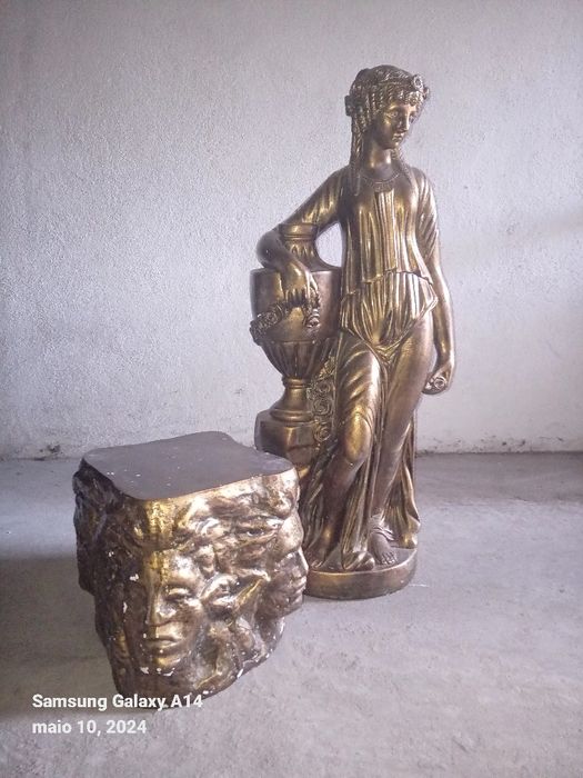 Estatueta com base