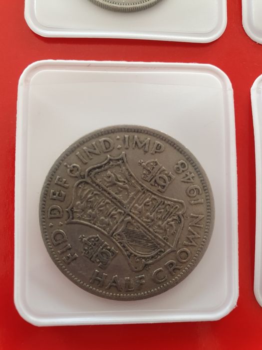 Conjunto de 4 moedas Reino Unido Rainha Isabel II e China
