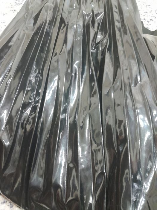 MAX&Co спідниця, плісірована, міді,вініл, розмір м