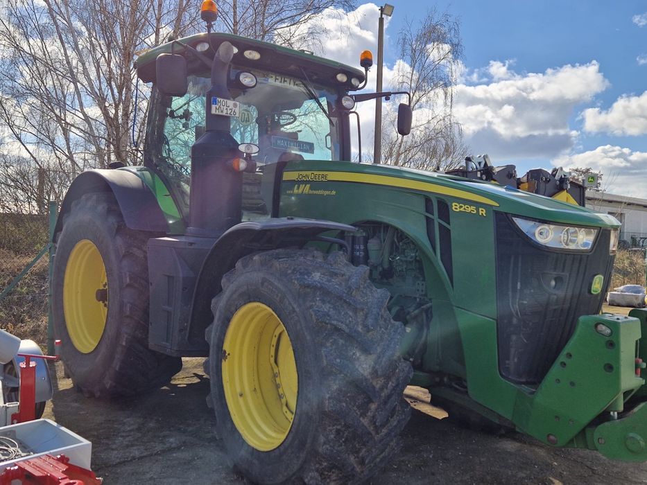 Ciagnik rolniczy John Deere 8295R