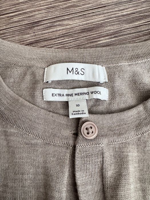 Кардиган з круглим вирізом на ґудзика з мериносовоі вовни marks & spencer, оригінал
