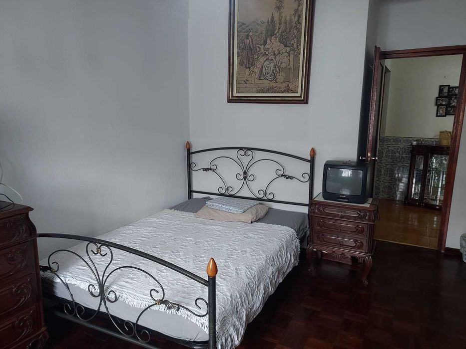 Quarto para alugar mobiliado, a 5 min à pé da estação dos comboios