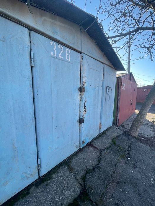 ПРОДАМ СРОЧНО здам гараж з ямою