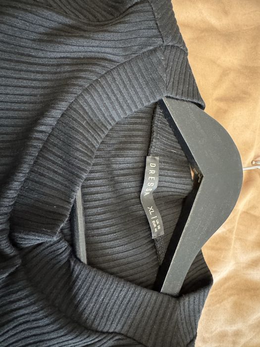 Чорна сукня Dressa, розмір XL / EU 44 / UA 50, нове