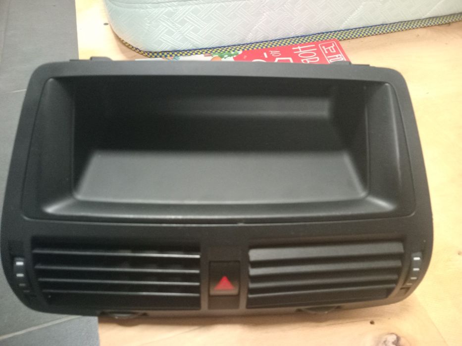 Дефлектор обдува центральний .шкода октавия а5 рестайлинг