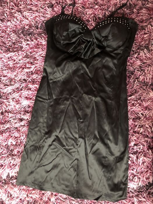 Sukienka 38 mala czarna studniowka satynowa