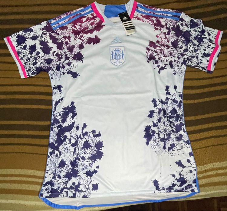 Camisolas de vários clubes