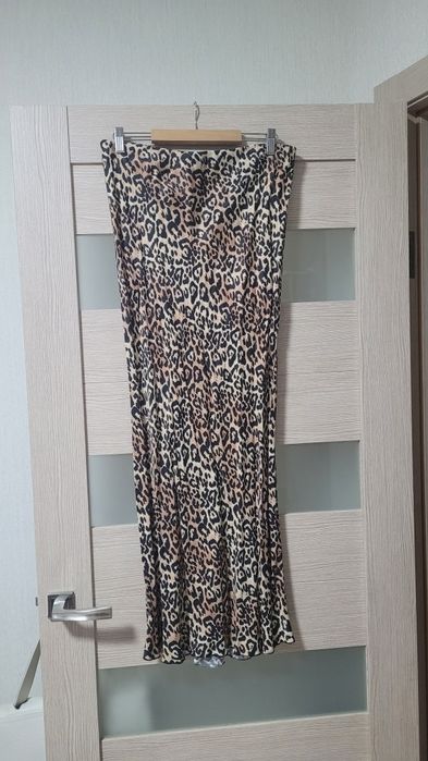 Спідниця міді Reserved у актуалтний леопардовий принт