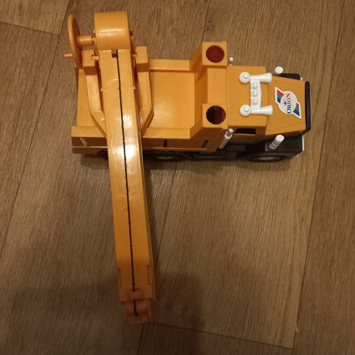 Іграшка машинка-кран