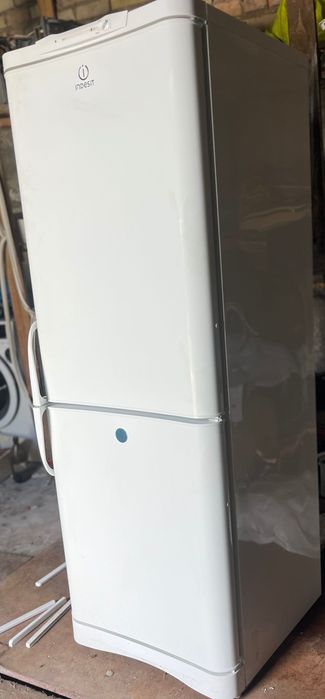 Холодильник INDESIT
