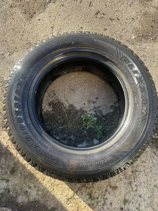 Bridgestone 235/65/r17