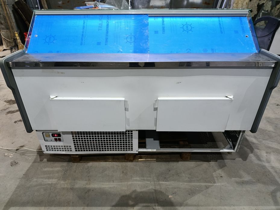 Холодильна вітрина Технохолод Невада