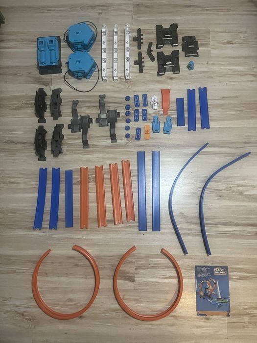 Hot Wheals Track Builder System - tor dla samochodów z 2x napendami