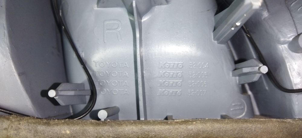 farolim trás direito yaris