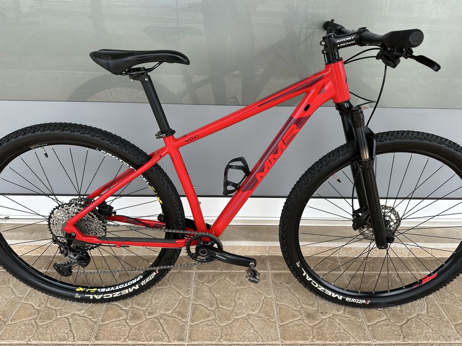 Bicicleta de BTT roda 29 - bem equipada