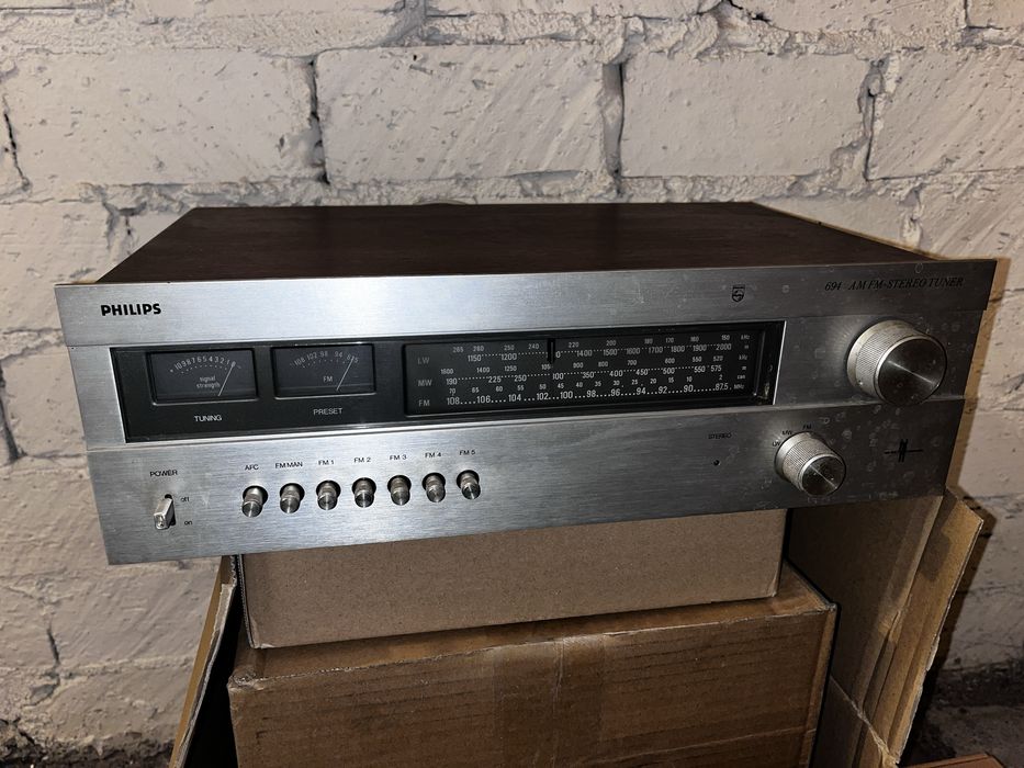 Tuner Philips 694 stereo tuner