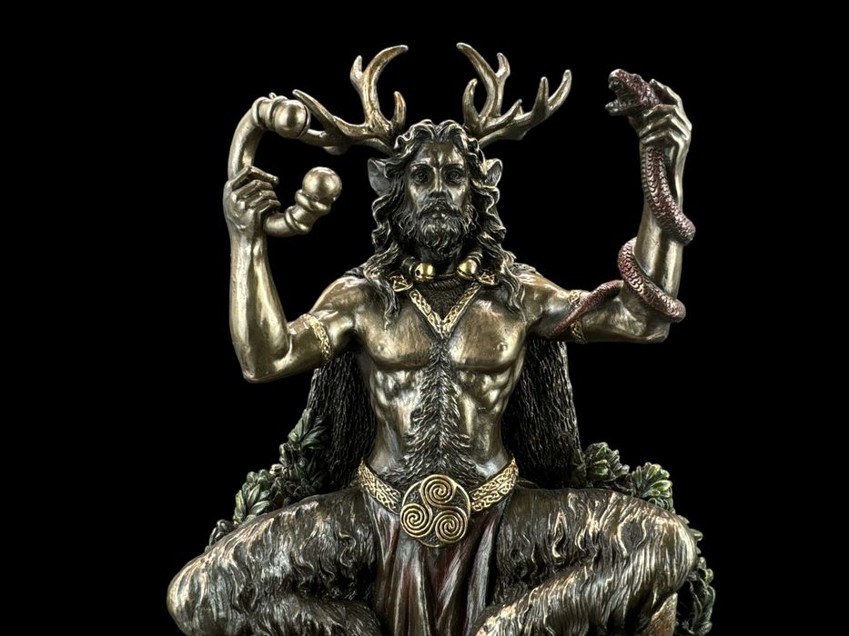 Siedzący Nordycki Bóg Cernunnos Veronese (Wu77059a4)