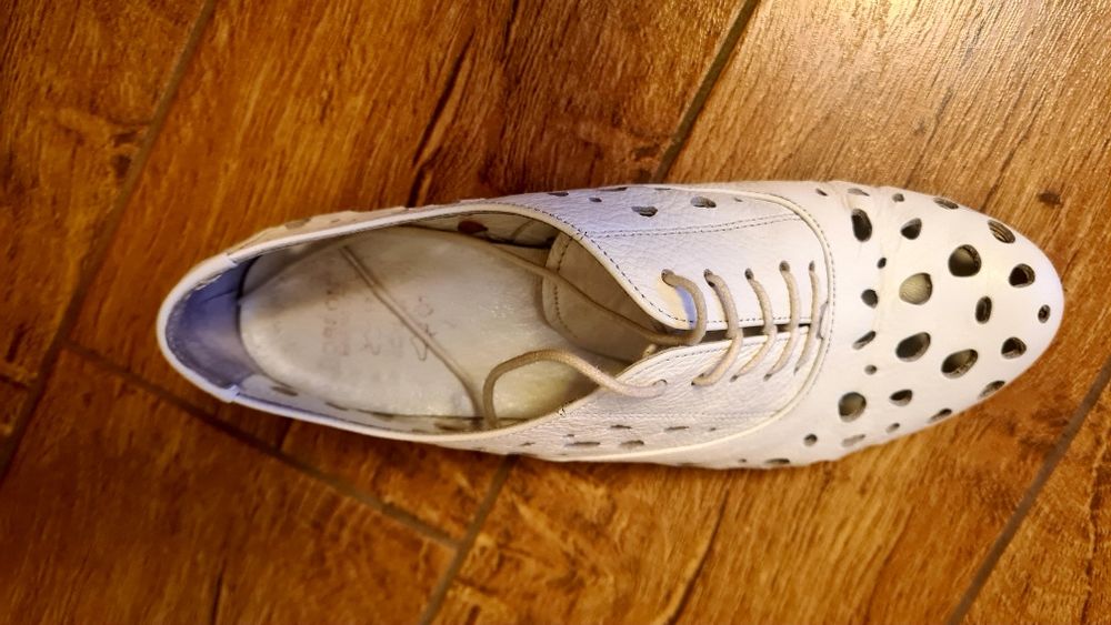 Грибок игра настольная Поясни слово Женские туфли без каблука