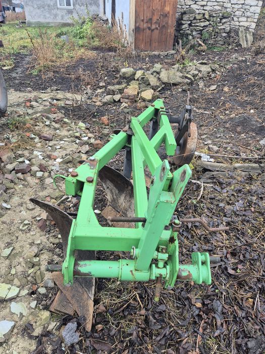 Плуг Bomet 3-х корпусний