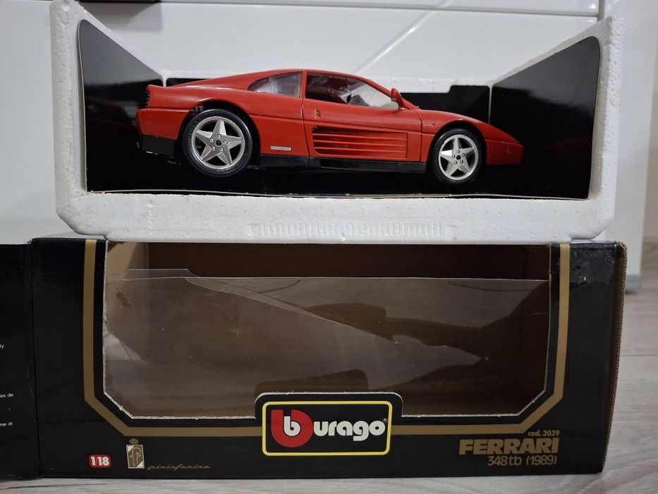 Album i samochód Kolekcjonerski Ferrari 348tb Bburago 1:18