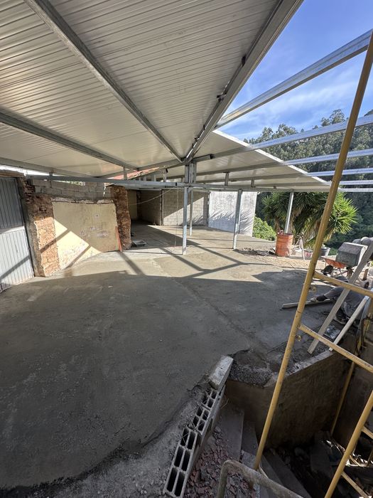 Substituição de telhado em Painel Sandwich - Serviço Completo