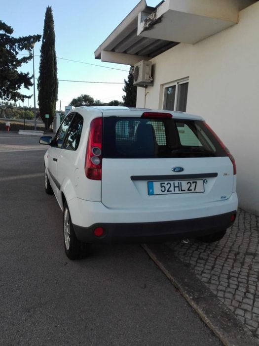 Ford Fiesta Comercial
