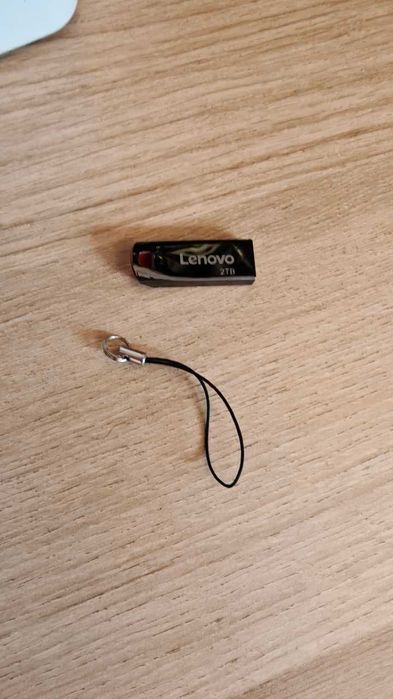 pojemny PENDRIVE 2TB (2000GB) idealny na prezent !!