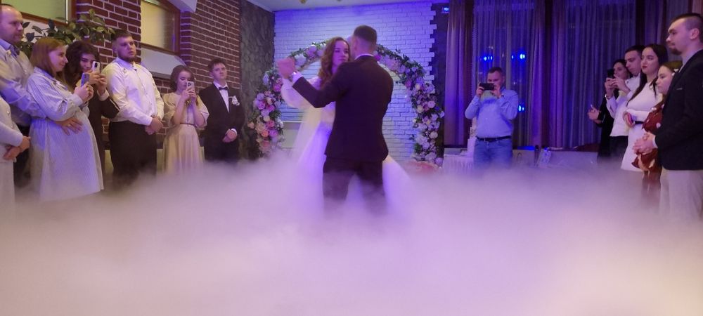 Важкий дим, низький дим, холодні вогні,конфеті,підсвітка  диму,банера