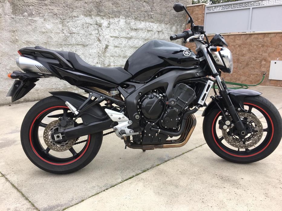 Moto Yamaha FZ 600