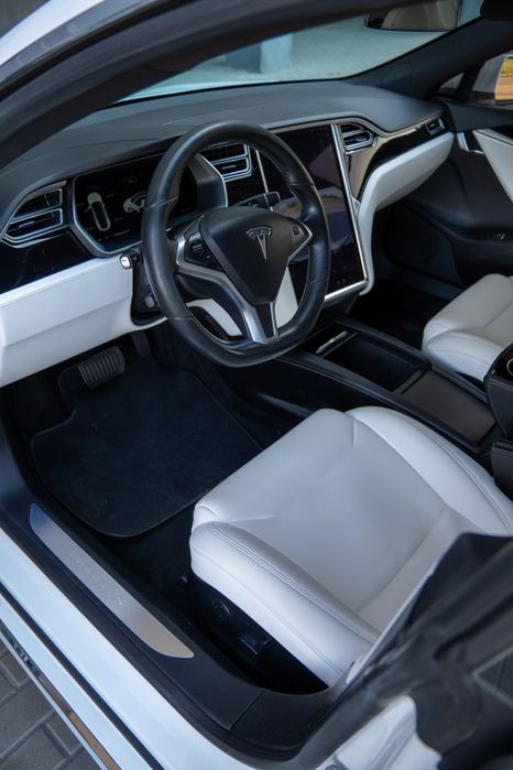 Продам Tesla Model S