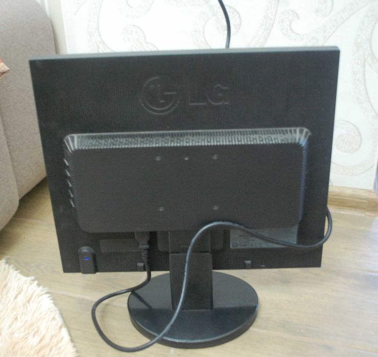 Монітор LG 19 . Місто Рівне