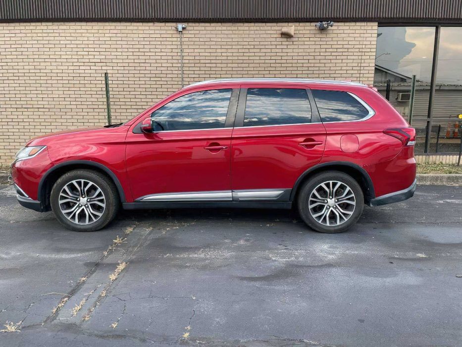 Mitsubishi Outlander SEL      2017