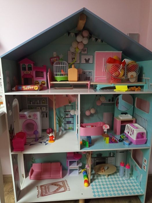 Do.ek dla lalek z wyposażeniem