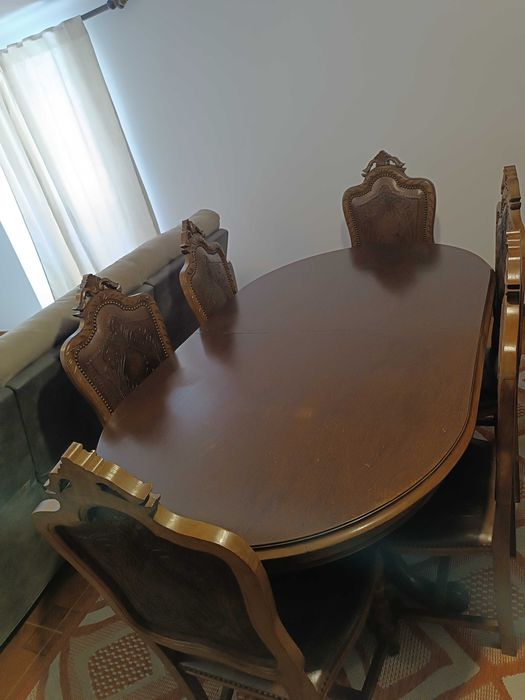 Mesa de jantar c/ 6 cadeiras
