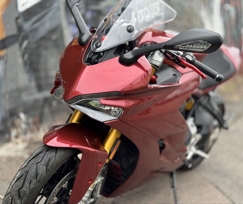 Мотоцикл Ducati SuperSport 2017 рік