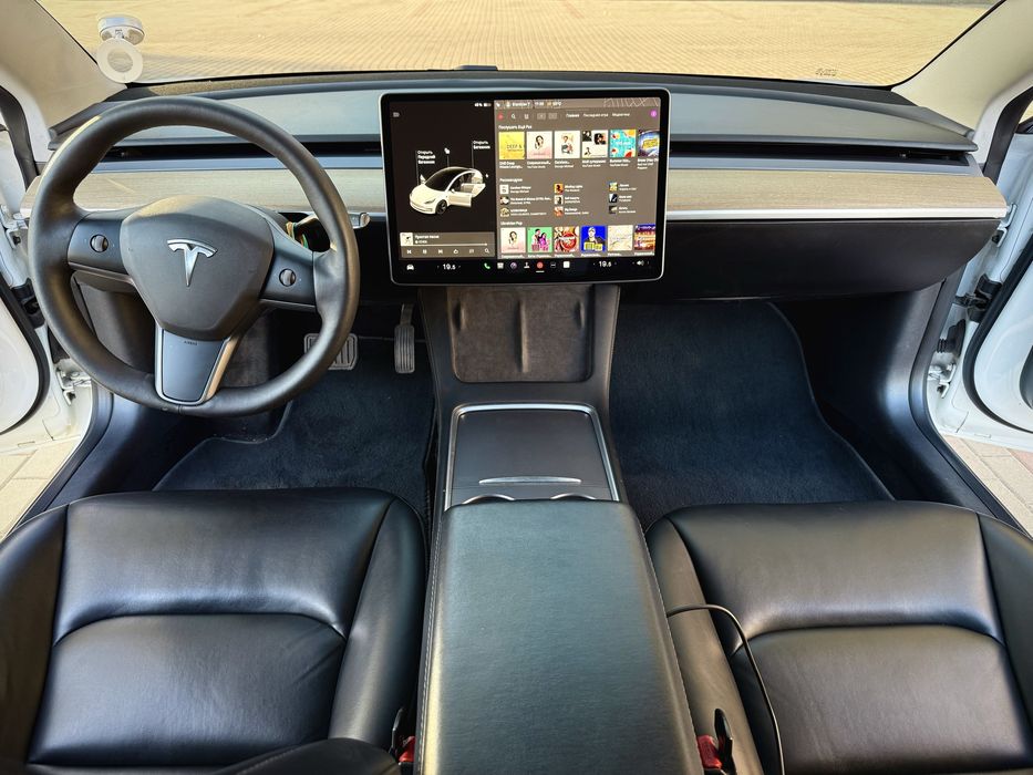 Tesla model 3 2021