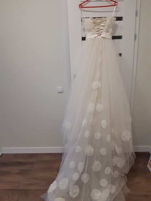 Весільна сукня.Колір айворі.На тендітну дівчинку.