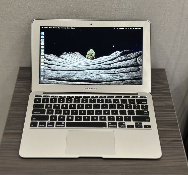 Mac book air 11” (mid 2013) core i5/4/128