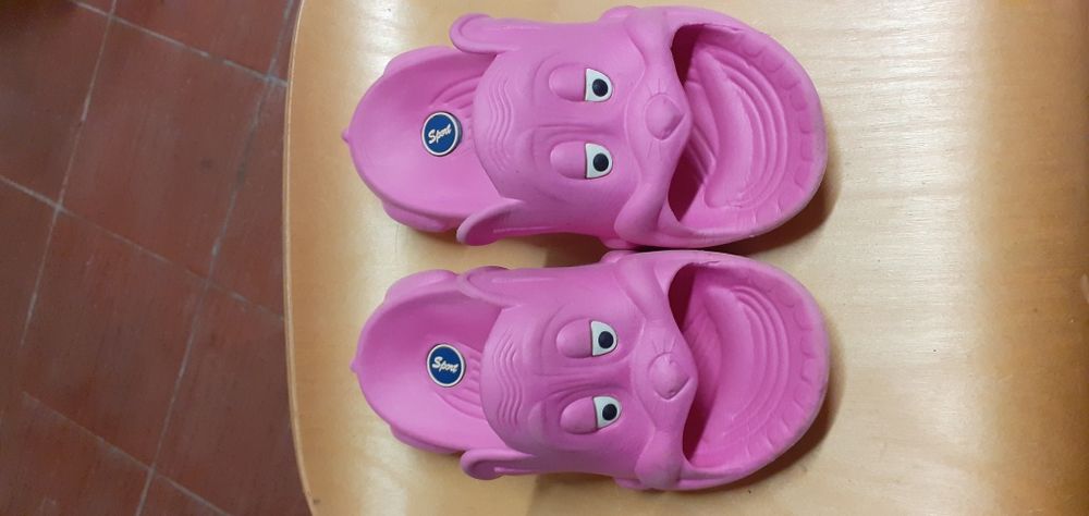 Sapatos  e chinelos criança baratos