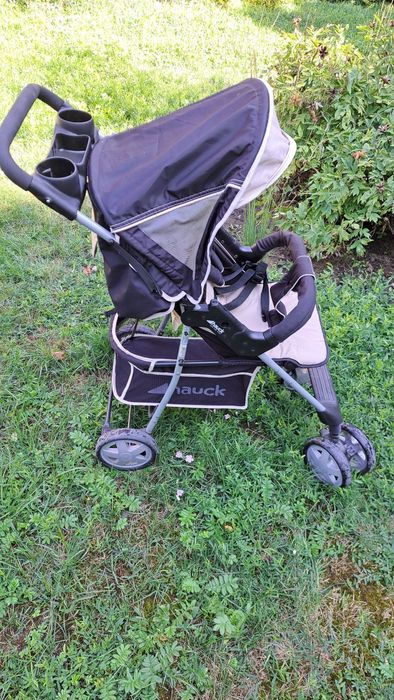 Lekka spacerówka HAUCK Shopper Neo II (wersja Happy World) z tacką