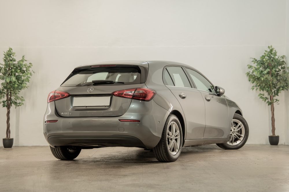 Mercedes A180d Auto ** Desde 279€ Mês**