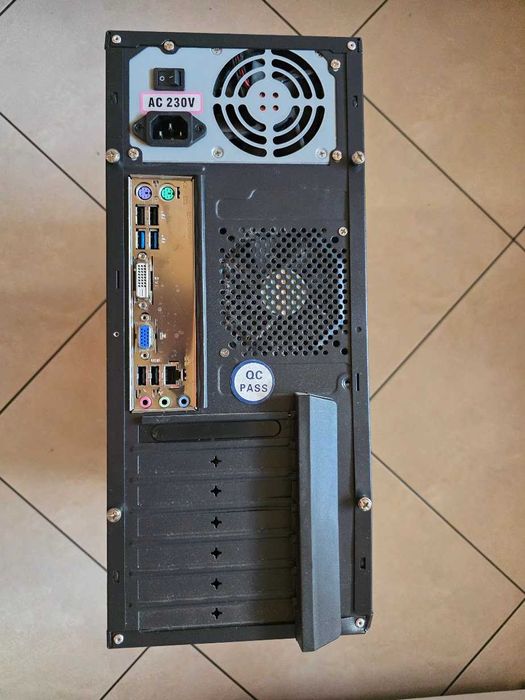 Odsprzedam Komputer PC z systemem Win 10 Pro