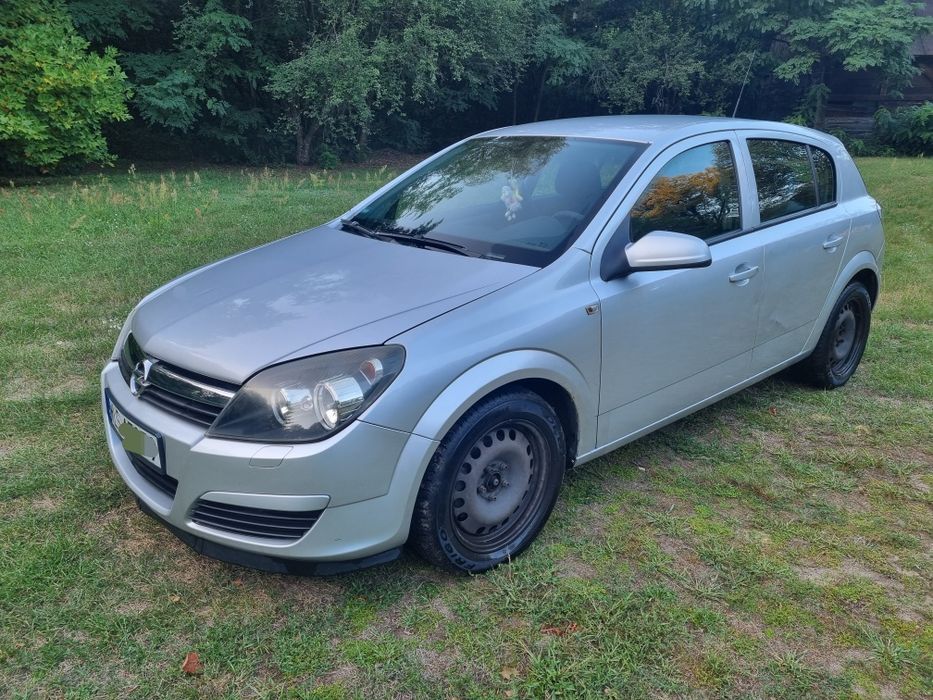 Na sprzedaż oferuję prywatny samochód Opel Astra H 1.7 cdti