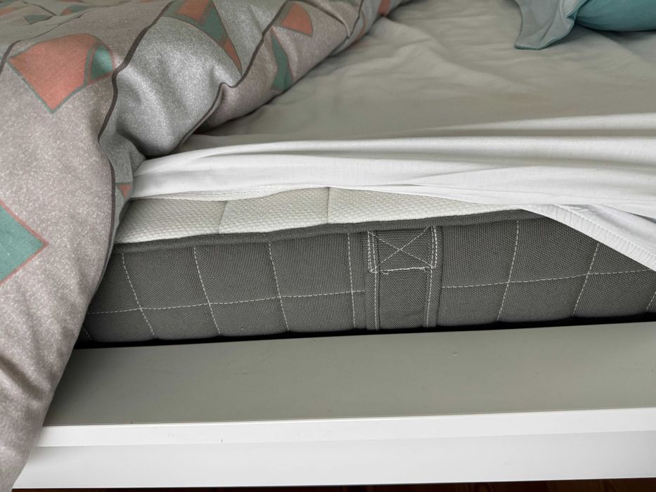 IKEA MALM – Cama de Solteiro em Excelente Estado + Colchão