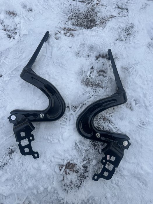 Петлі капота tesla Y