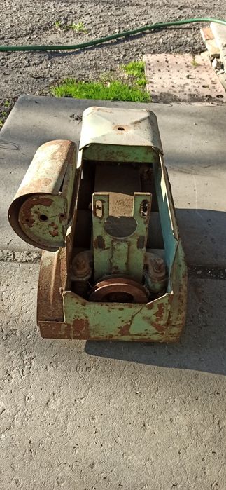 Автоподатчик (луноход) для строгального и фрезерного станка и стойка к