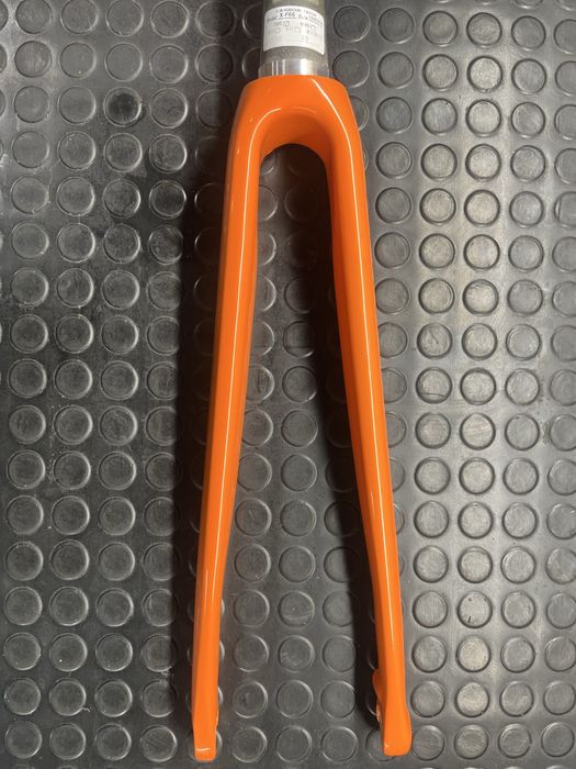 Widelec karbonowy tapered szosa/gravel 12x100mm