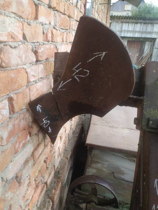 Плуг для трактора