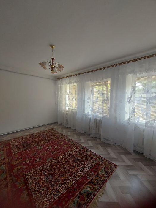 Продаєтся окремий будинок  за  Зупинкою Жукова